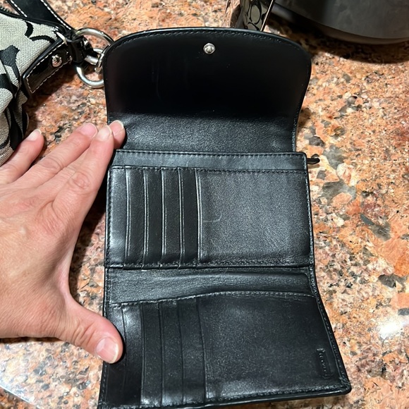 Coach - Picture 6 of 8